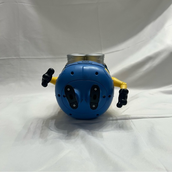 Universal Studios/ Thinkway Toys 8" DM-2 Minion Dave Electronic Figure - Picture 8 of 8